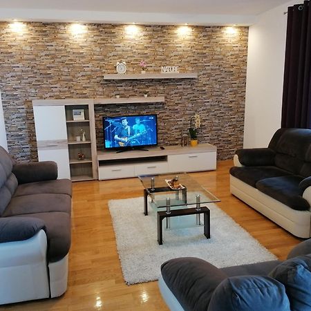 Apartmani Gordana ビビニェ エクステリア 写真